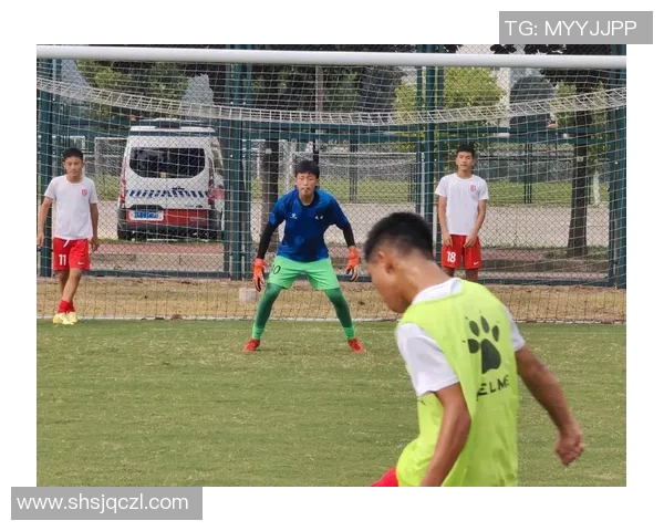 成都足球队在世界锦标赛中的辉煌历程与突破成就全景回顾 成都足球队在世界锦标赛中的辉煌历程与突破成就全景回顾