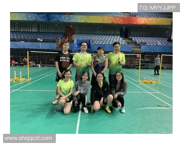 成都羽毛球队在洲际杯中的默契配合与战术分析 成都羽毛球队在洲际杯中的默契配合与战术分析