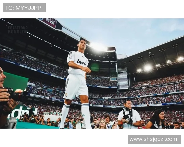 探秘足球明星生活揭秘谁在球场外没有保镖的真实故事 探秘足球明星生活揭秘谁在球场外没有保镖的真实故事