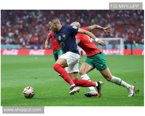 装老人的足球明星如何在绿茵场上重拾青春与激情 装老人的足球明星如何在绿茵场上重拾青春与激情