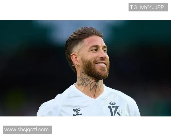 足球明星半脸照揭秘他们的魅力与风采展现背后的故事与成就 足球明星半脸照揭秘他们的魅力与风采展现背后的故事与成就